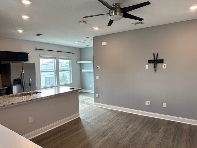 Building Photo - 14685 Englert Aly