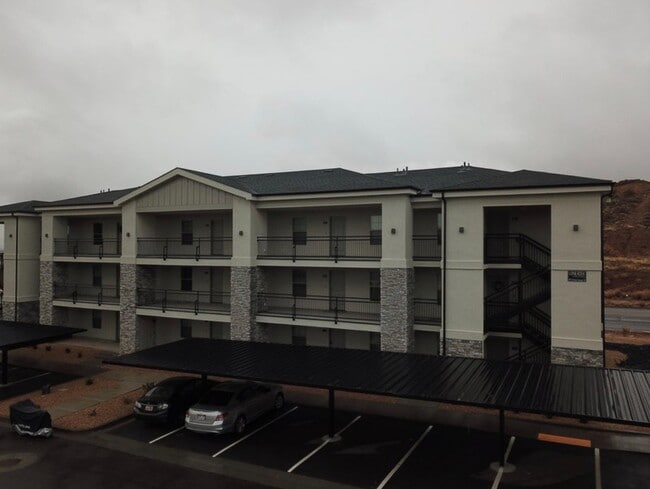 Building Photo - 6223 Winding Wy