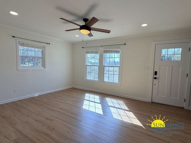 Building Photo - Centrally Located 3 Bedroom Home in Fort Walton Beach!