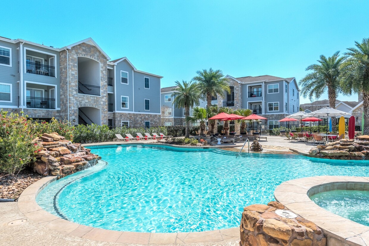 Summerbrooke Apartments in Kemah, TX