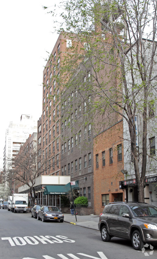 Foto principal - 427 East 76th Street