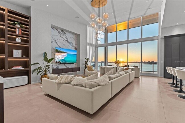 Foto del edificio - 1020 Sunset Point Rd