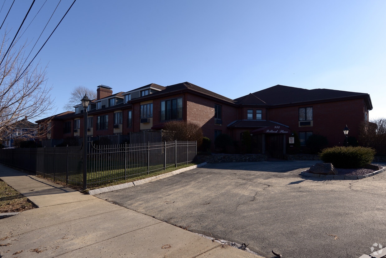 Pollard Place Apartments in Quincy, MA
