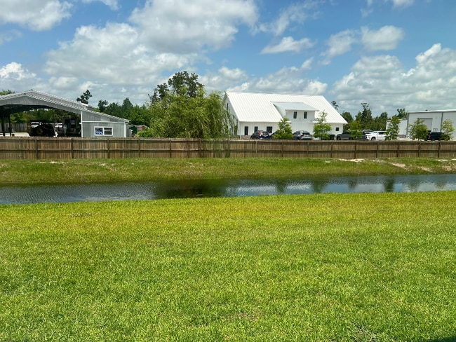 Building Photo - 1745 Jakes Dr