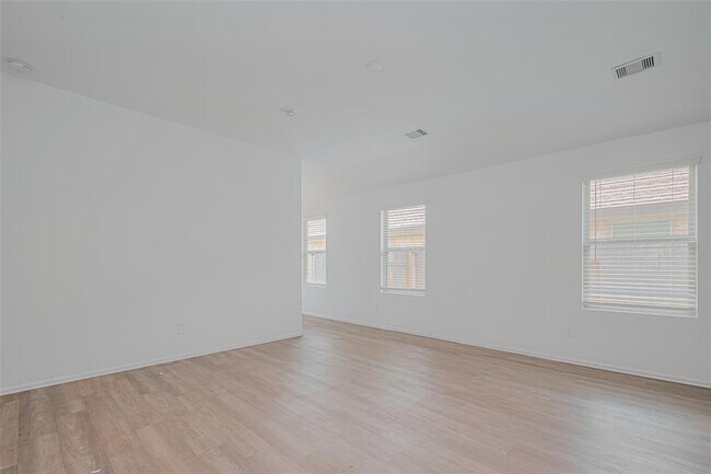Foto del edificio - 18439 Summit Ranch Dr