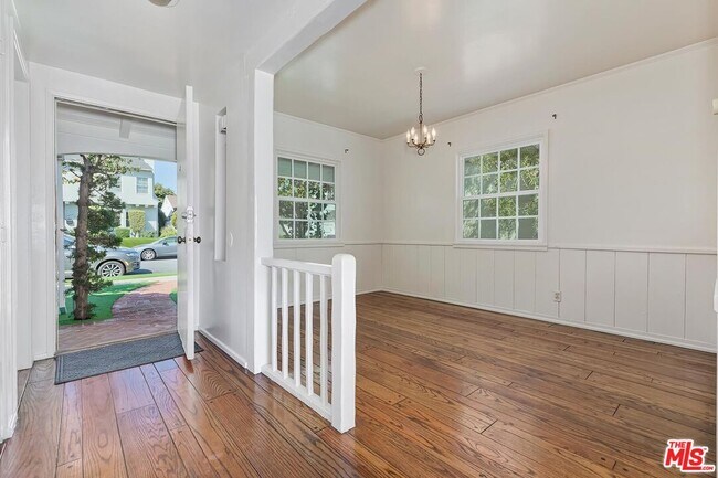 Foto del edificio - 11438 Berwick St