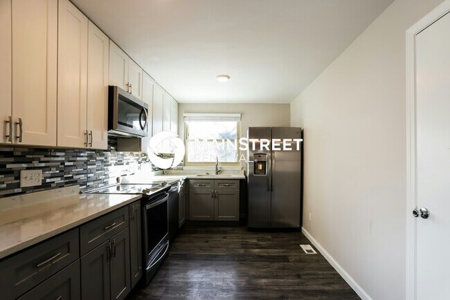 Foto del edificio - 3 Bedroom Pet-Friendly Home in Aurora, CO with Main Street Renewal