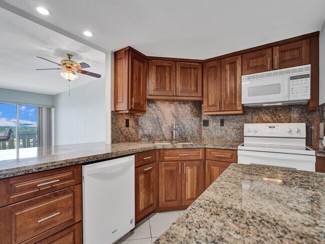Building Photo - 2100 S Ocean Ln