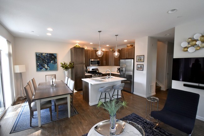 Building Photo - 240 2nd Avenue, Unit E