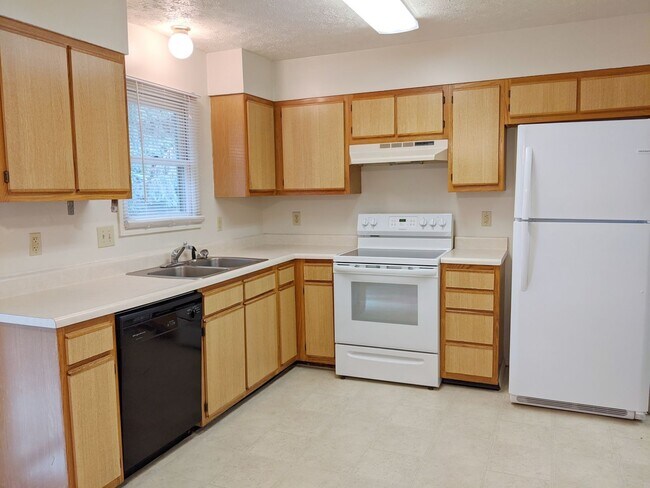 Foto del edificio - WESTPLEX - AVAILABLE AUGUST