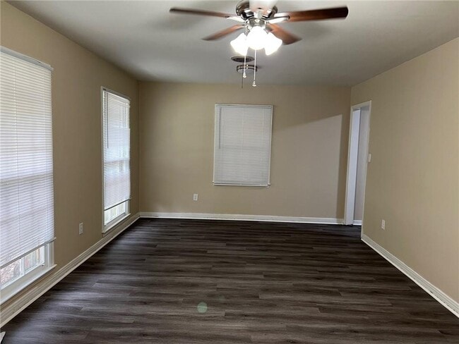 Building Photo - 4153 La Rose Dr