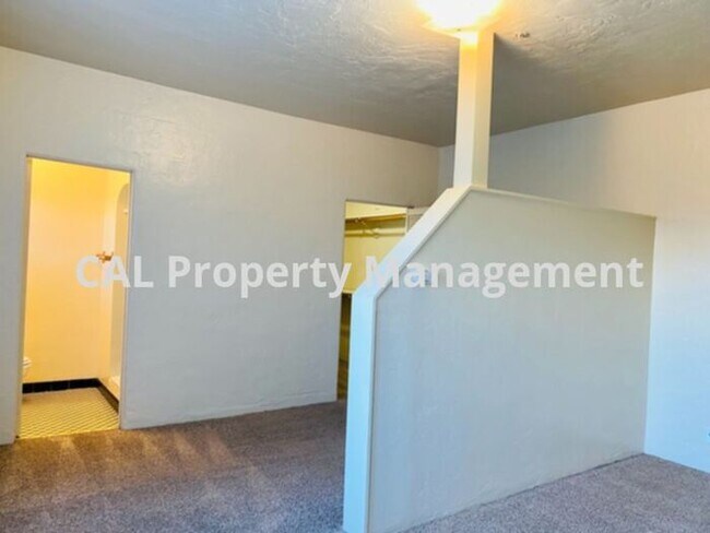 Building Photo - Spacious Studio Apartment in Midtown Salinas