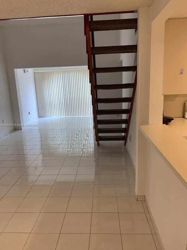 Foto del edificio - 10241 NW 9th St Cir