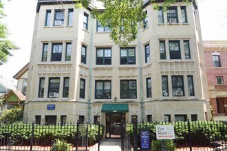 Building Photo - 4646 N Paulina St