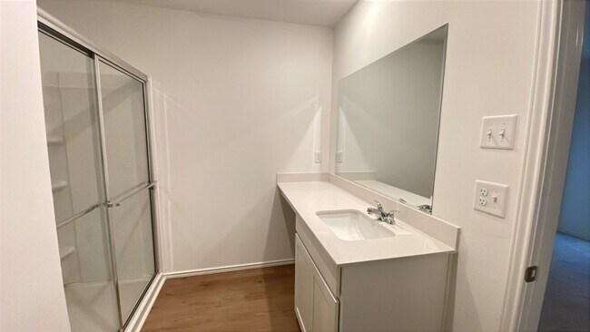 Building Photo - Edmond Rental