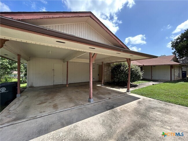 Foto del edificio - 317 Briarwood Dr