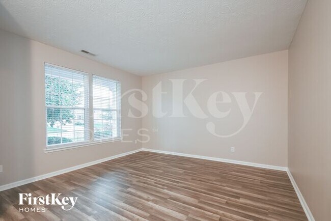 Foto del edificio - 1536 Maplewood Ln