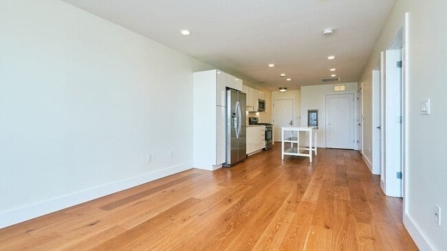 Building Photo - 250 Meridian St