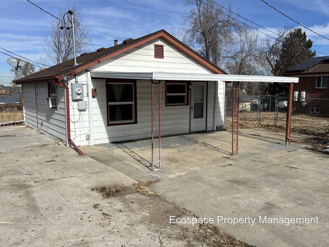 Primary Photo - 1 Bedroom 1 Bathroom Carriage House in Whe...