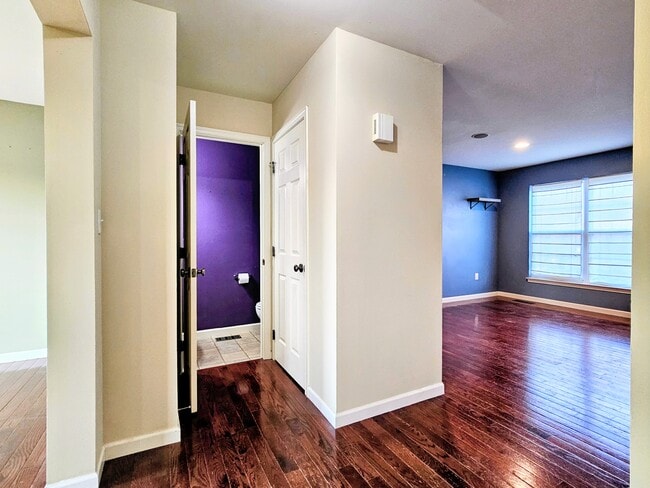 Building Photo - 117 Ironwood Ct