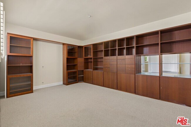 Foto del edificio - 4202 Whitsett Ave