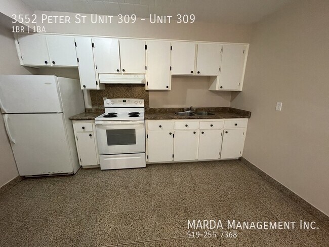 Photo du bâtiment - CHARMING 1 BEDROOM/1 BATH APT W/ BALCONY WEST WINDSOR - INCLUSIVE!
