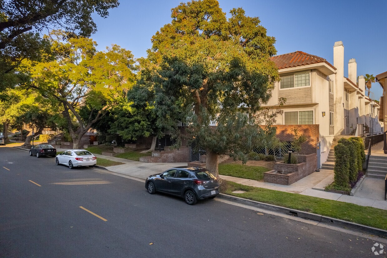 Primary Photo - James Terrace
