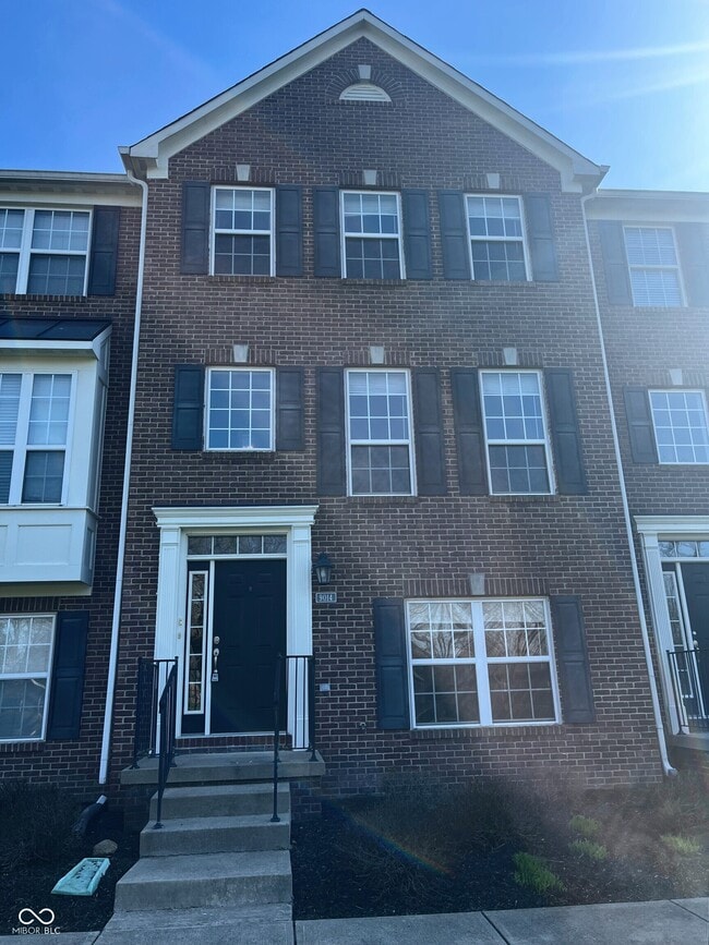 Building Photo - 9014 Mercer Dr