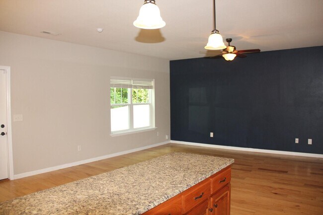 Building Photo - 1206 Stone Gate Cir NW