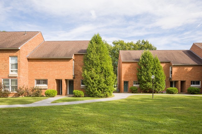 Building Photo - Catamount Lane Apts