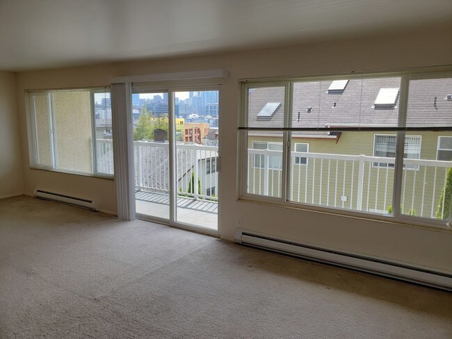 Building Photo - Apartment in Lower Queen Anne
