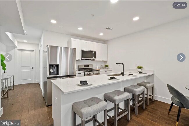 Foto del edificio - 4725 3rd Pl NW