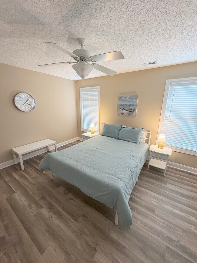 Foto del edificio - 2312 Saddleback Dr