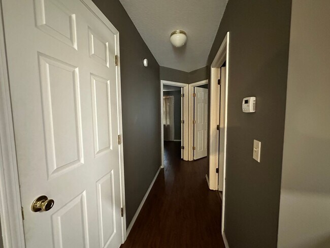 Foto del edificio - 301 Holly St