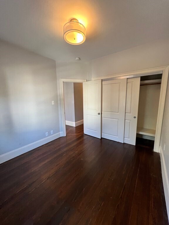 Foto del edificio - 637 E 8th St