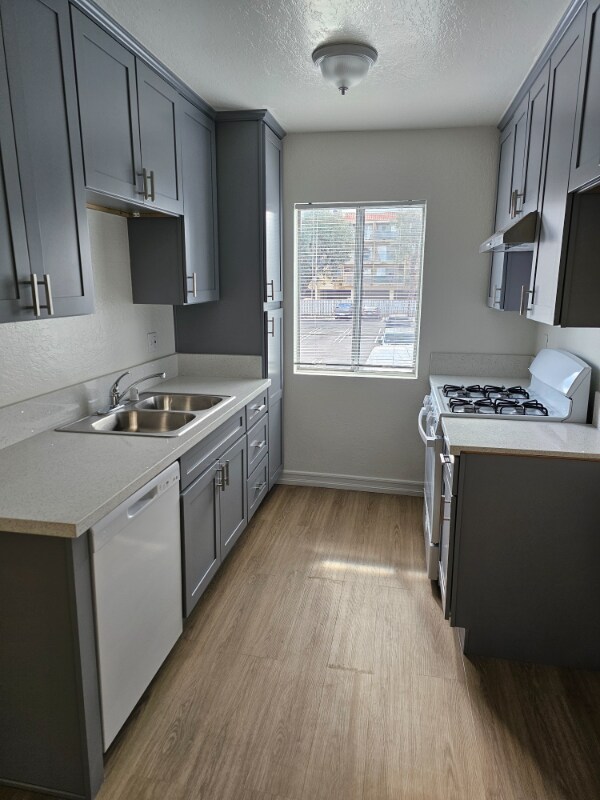 Foto principal - 18312 Collins St