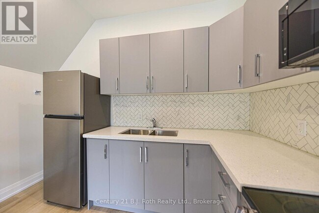 Photo du bâtiment - 274 Mississaga St W