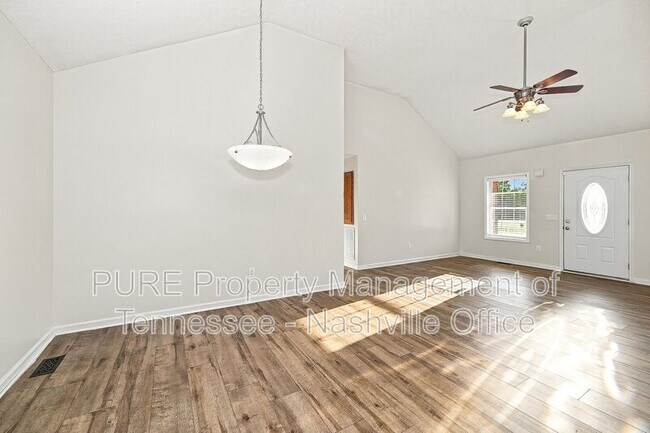 Foto del edificio - 642 Indian Springs Cir