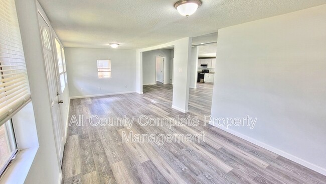 Building Photo - 7934 Cocoa Ave