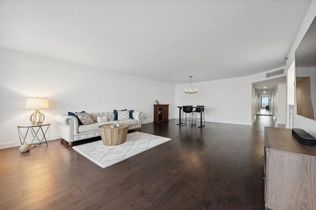 Building Photo - 1500 S Ocean Blvd