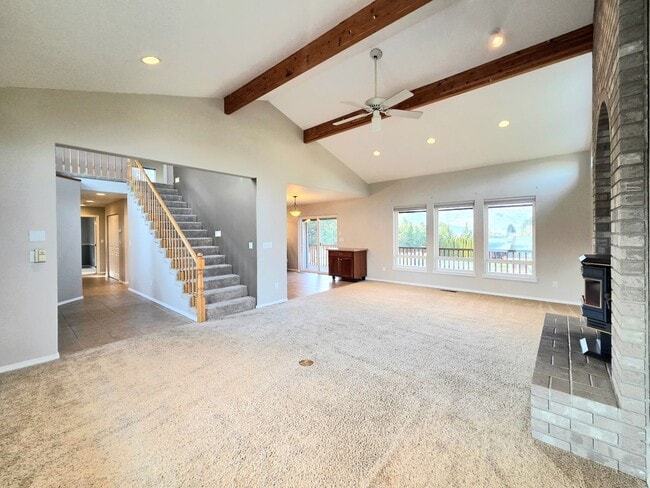 Building Photo - Grandiose Home on 1 Acre -- in East Wenatchee for Rent!! **5 Bed, 3 Bath**