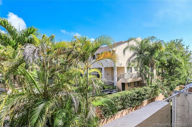 Foto del edificio - 3011 SW 1st Ave