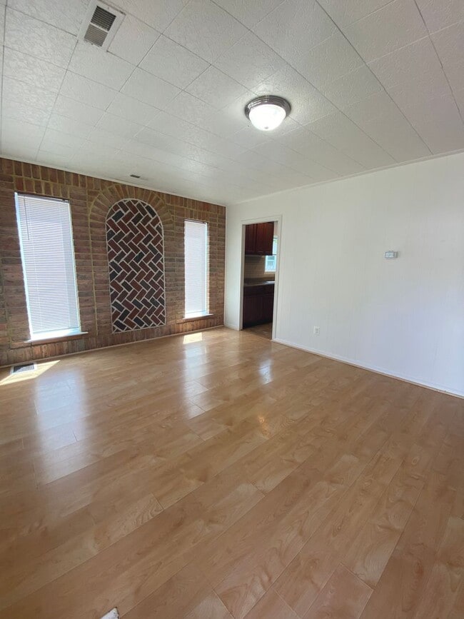 Foto del edificio - 3 bedroom, 2 bath single family home in Ab...