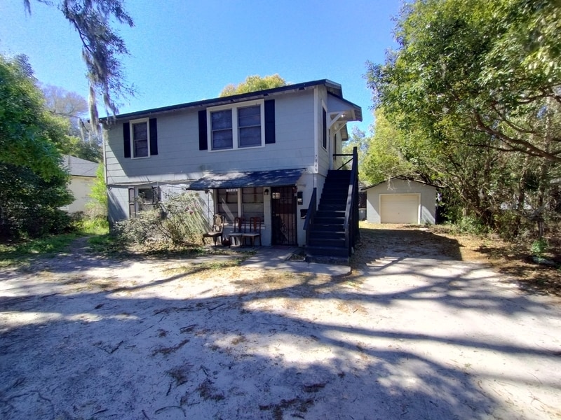 Foto principal - 7046 Bloxham Ave