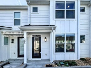 Building Photo - 301 Jeffries Wy