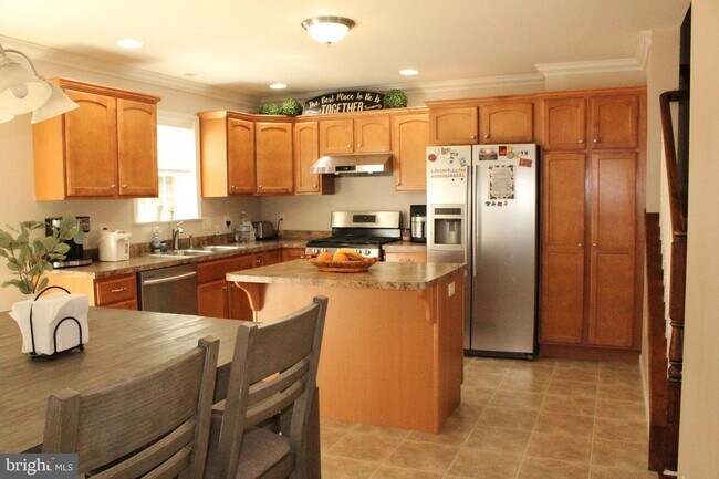 Foto del edificio - 574 Meadowcroft Cir