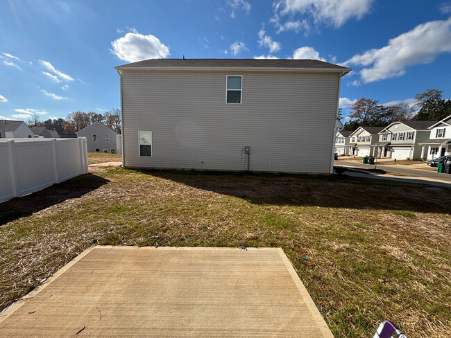 Building Photo - Room in House on Balham Ct