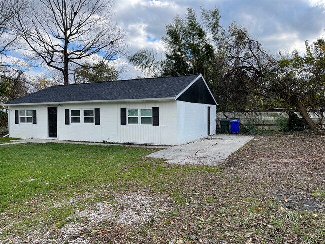 Building Photo - 1855 Tanis Dr