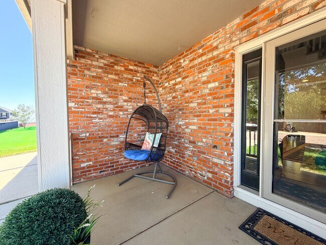 Building Photo - Beautiful, Spacious Home in Highlands Ranch
