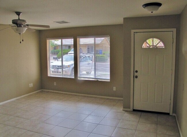 Foto del edificio - 4BR/2BA/1CG, 1374 sq.ft., w/central A/C in Sierra Vista, AZ